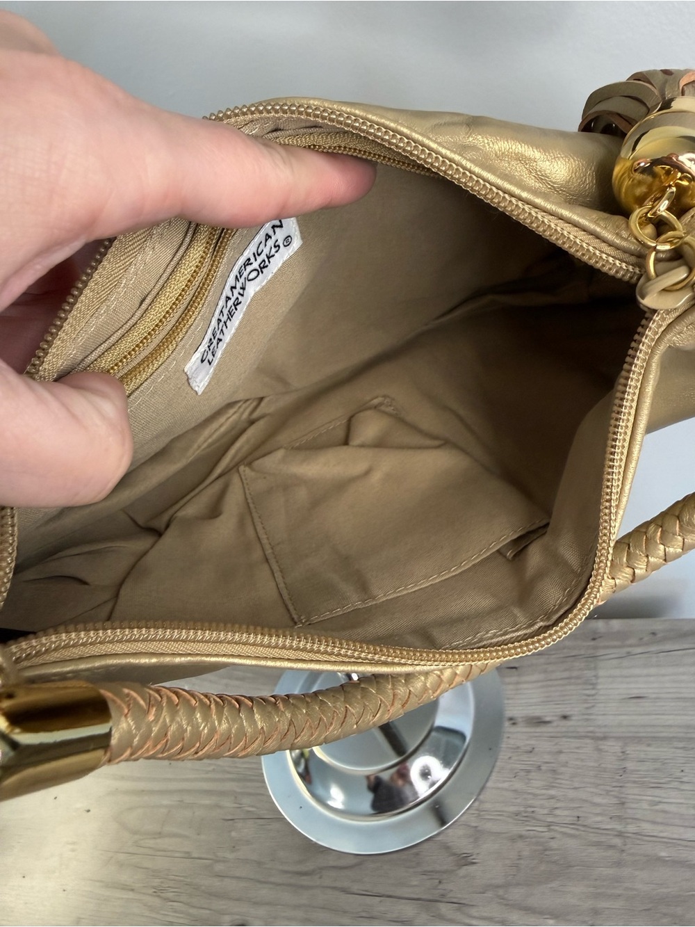 Great American Leatherworks Gold Leather Shoulder Bag - Picture 6 of 6